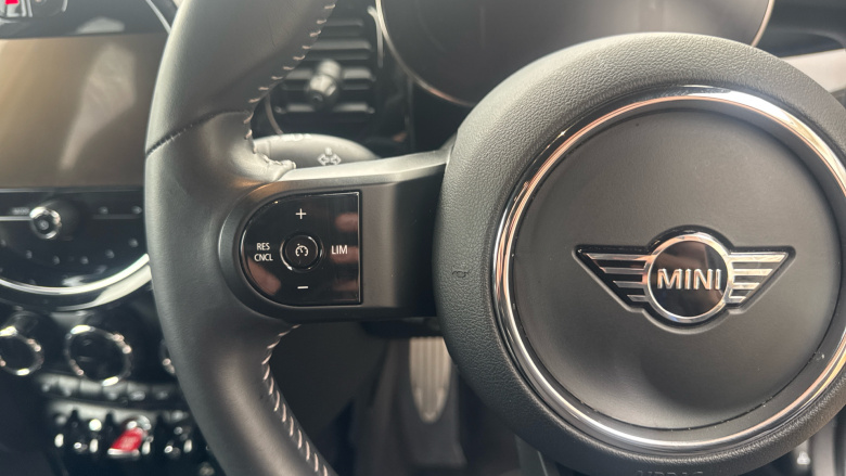 MINI Hatchback 1.5 Cooper Sport Premium 5dr Auto Petrol Hatchback